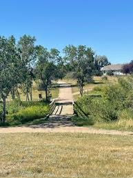 Walking trail through Sunningdale Park, Moose Jaw